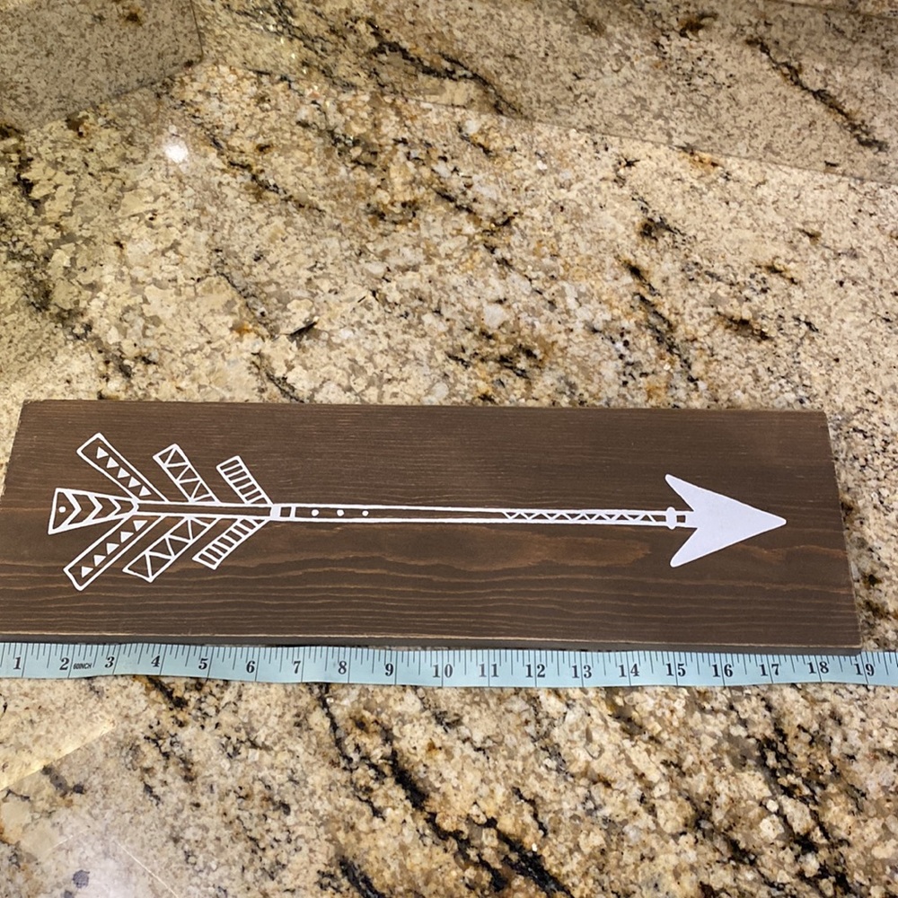 NWT Arrow Sign - Picture 2 of 4